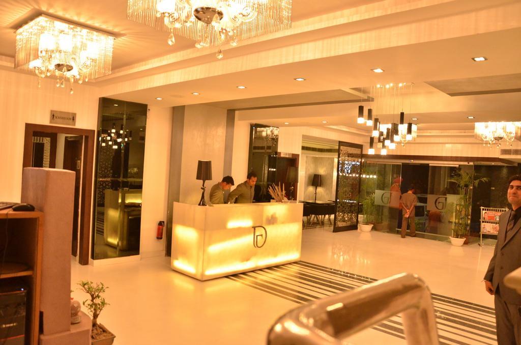 Hotel Down Town Джаландхар Экстерьер фото